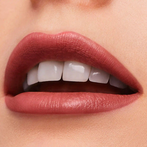 Pure Color  Creme Lipstick - 840 Show Stopper - 0.12 oz.